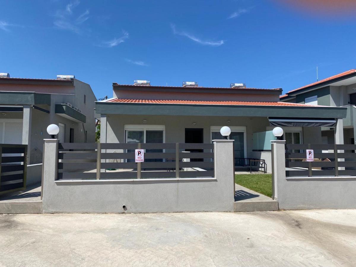 Lili Houses In Nikiti 350M From The Beach ภายนอก รูปภาพ