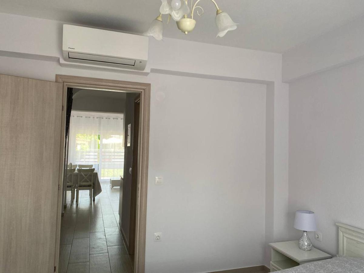 Lili Houses In Nikiti 350M From The Beach ภายนอก รูปภาพ