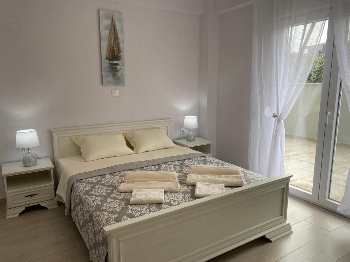 Lili Houses In Nikiti 350M From The Beach ภายนอก รูปภาพ