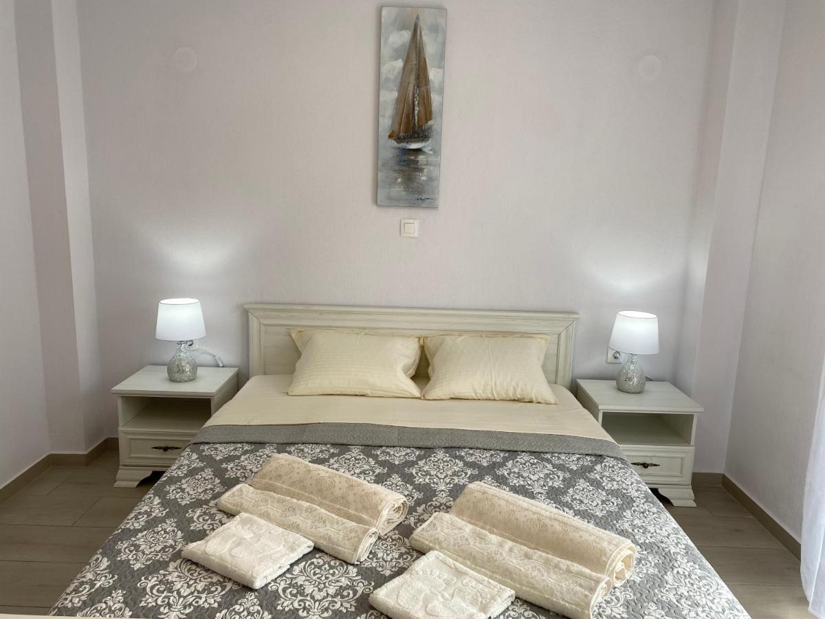 Lili Houses In Nikiti 350M From The Beach ภายนอก รูปภาพ