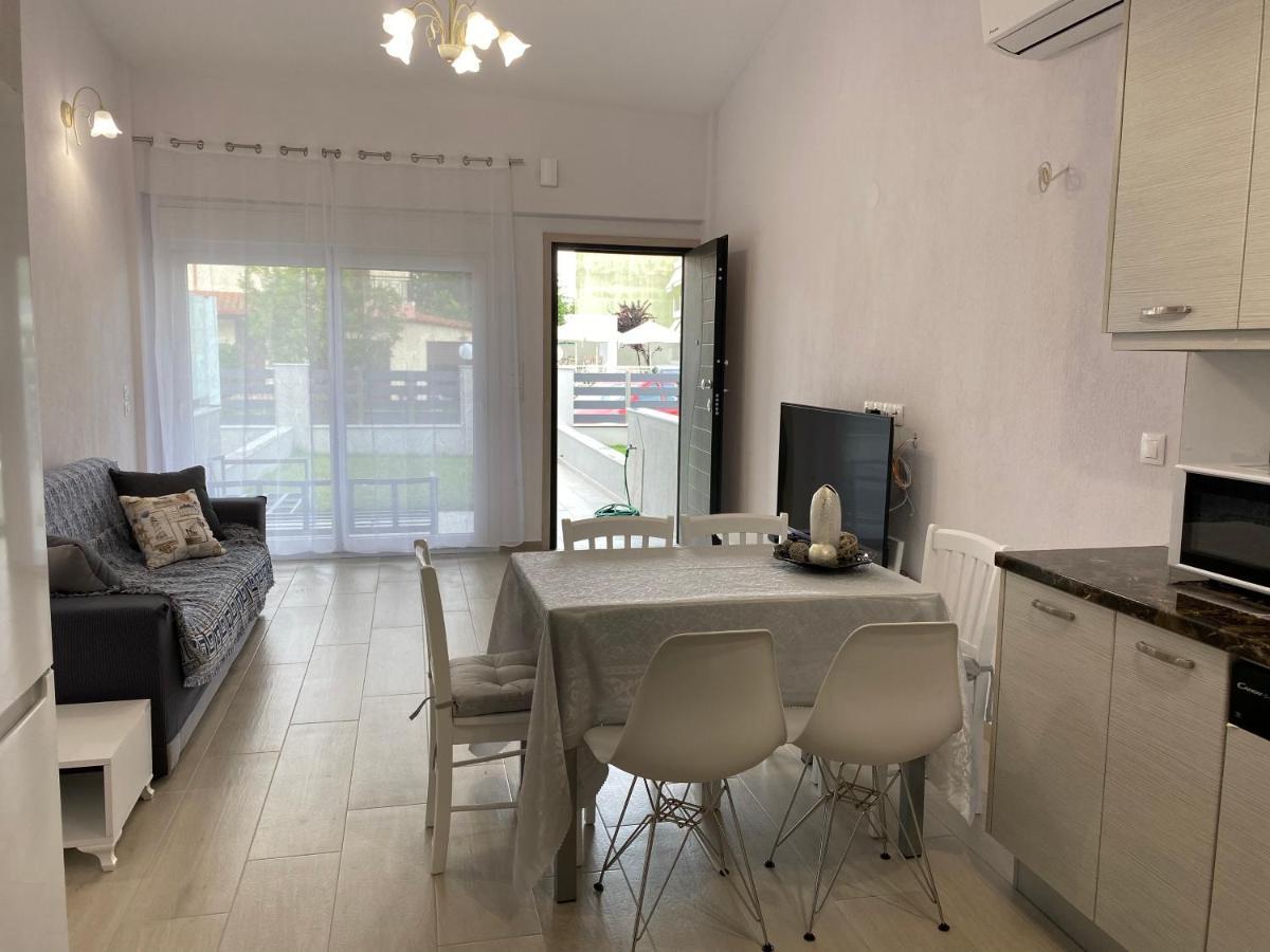 Lili Houses In Nikiti 350M From The Beach ภายนอก รูปภาพ