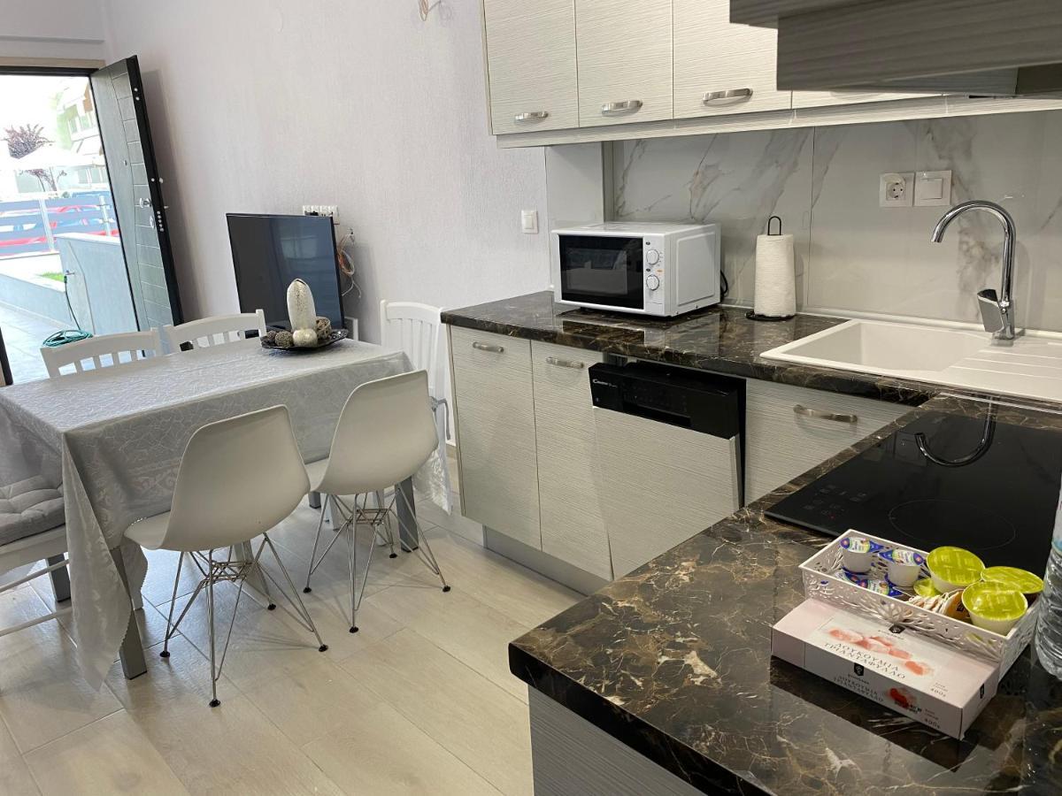 Lili Houses In Nikiti 350M From The Beach ภายนอก รูปภาพ